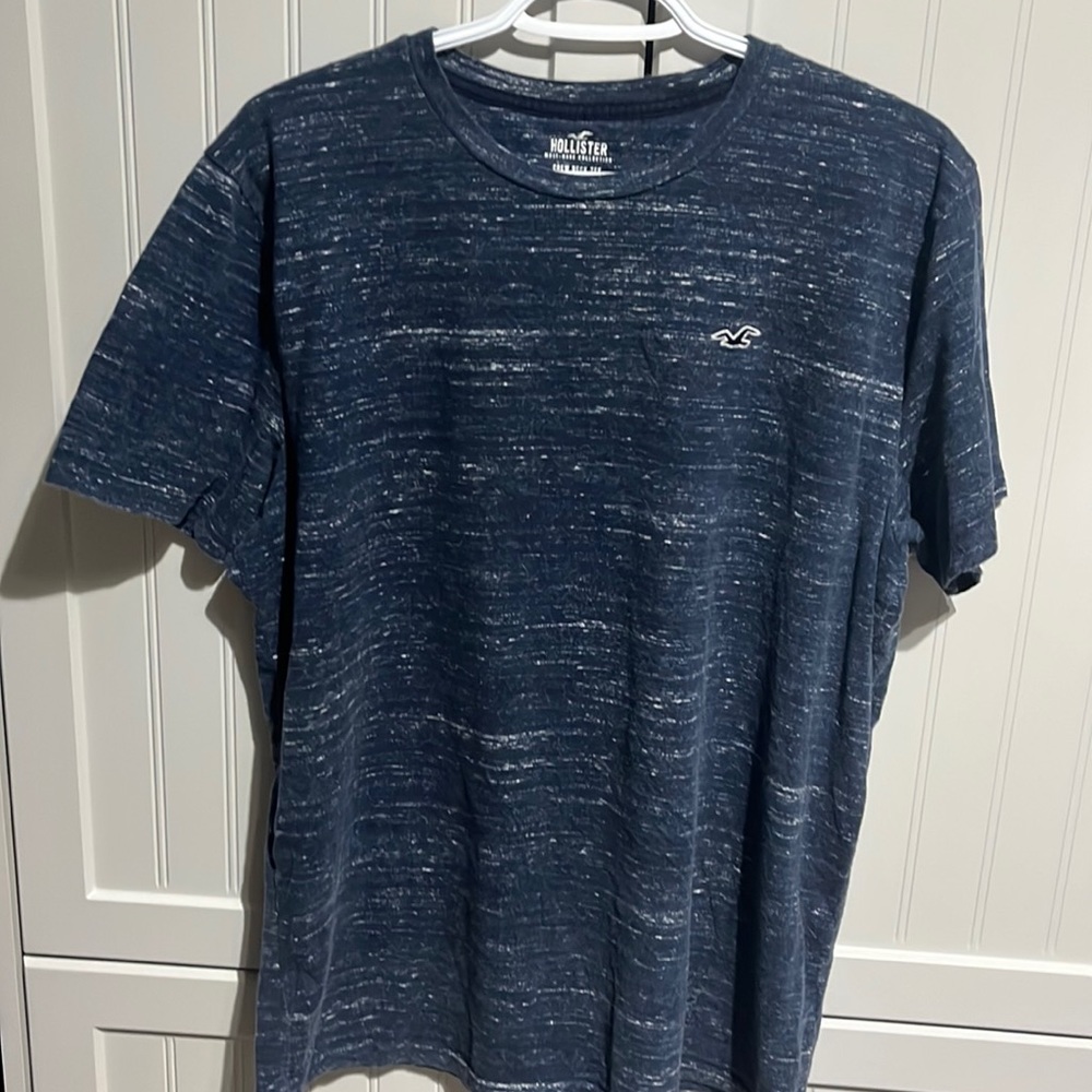excellent condition mens hollister tee shirt